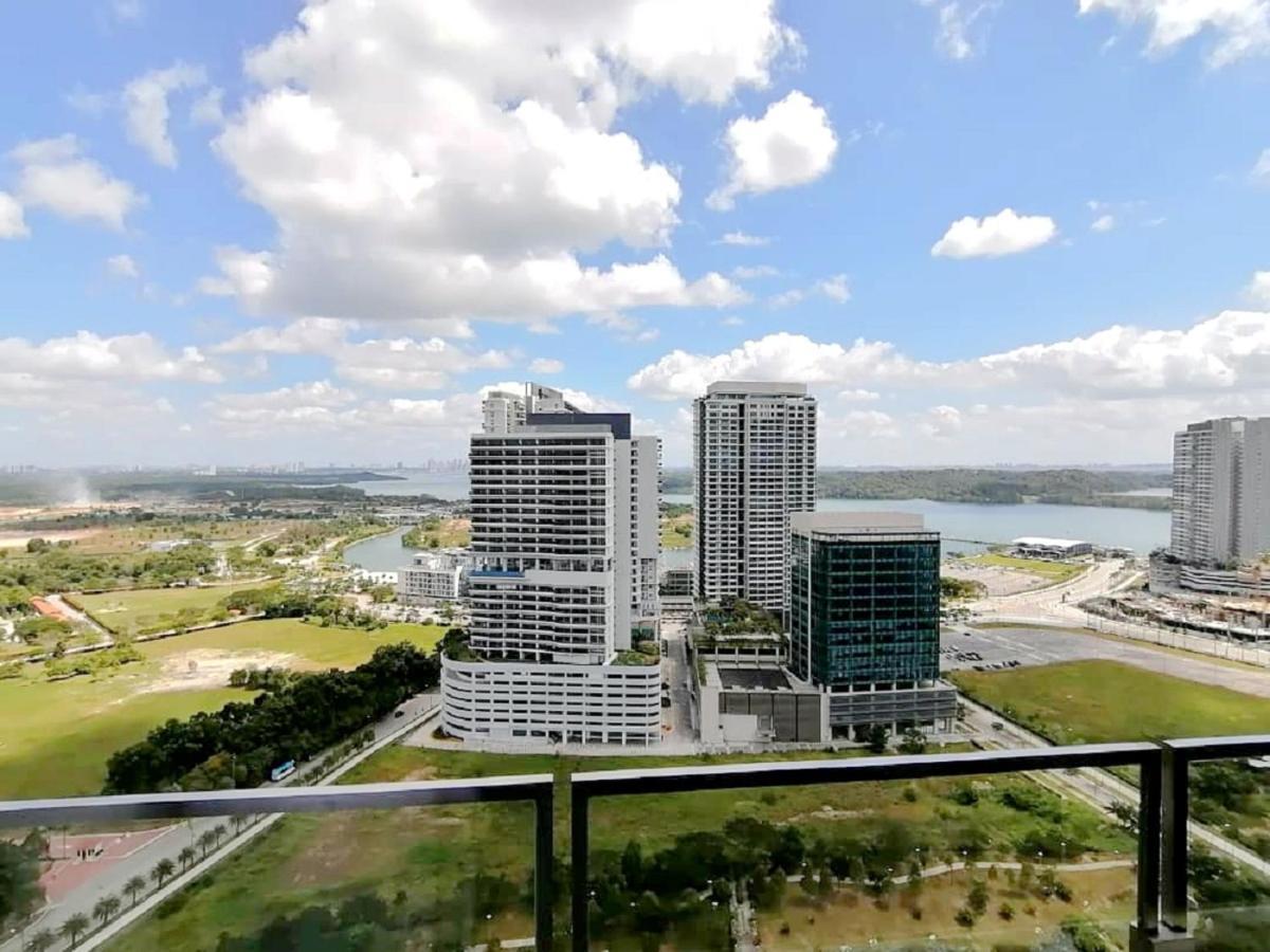 Almas Suites Puteri Harbour Nusajaya  Eksteriør billede