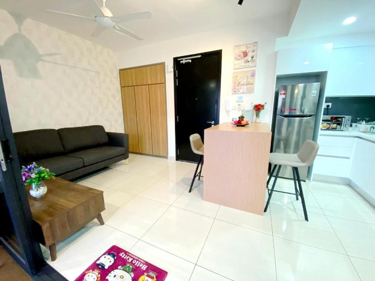 Almas Suites Puteri Harbour Nusajaya  Eksteriør billede