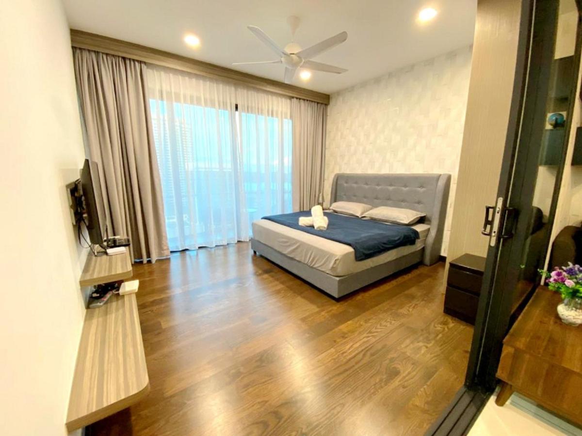 Almas Suites Puteri Harbour Nusajaya  Eksteriør billede