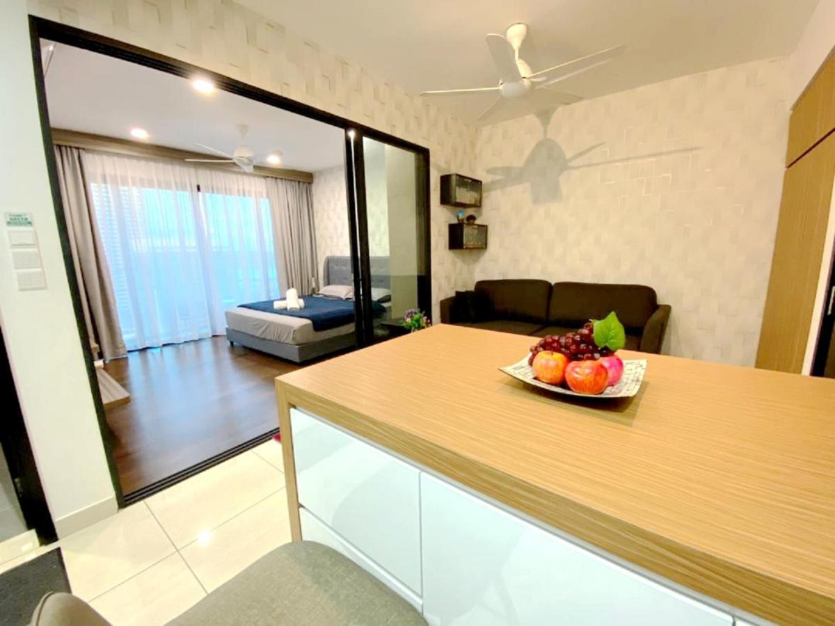 Almas Suites Puteri Harbour Nusajaya  Eksteriør billede