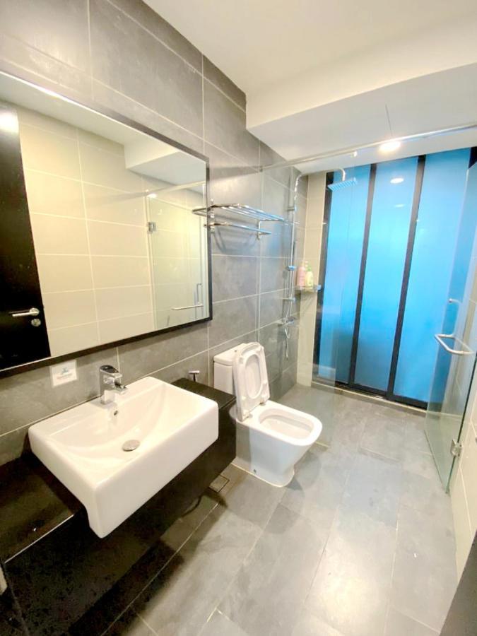 Almas Suites Puteri Harbour Nusajaya  Eksteriør billede