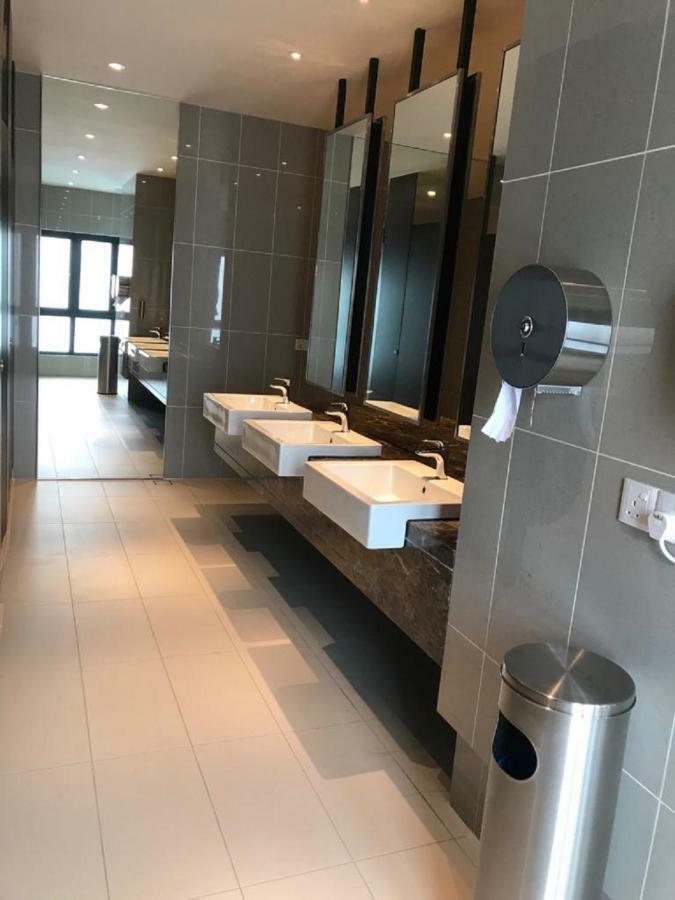 Almas Suites Puteri Harbour Nusajaya  Eksteriør billede