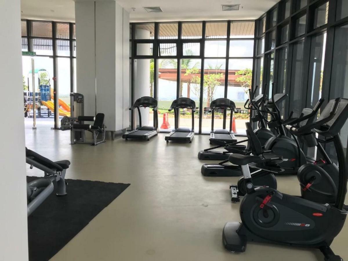 Almas Suites Puteri Harbour Nusajaya  Eksteriør billede