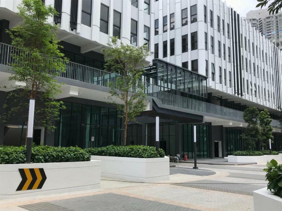 Almas Suites Puteri Harbour Nusajaya  Eksteriør billede