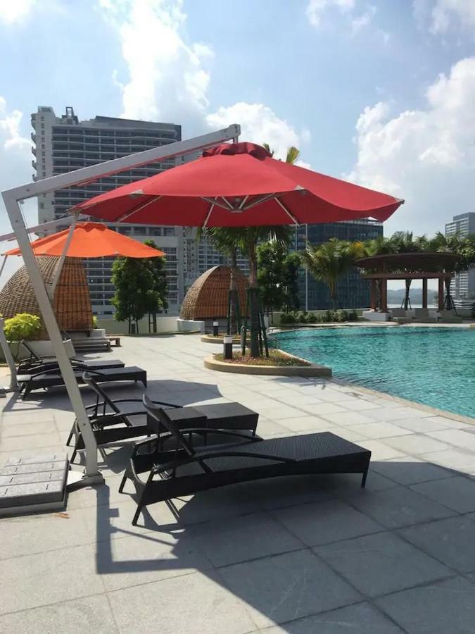 Almas Suites Puteri Harbour Nusajaya  Eksteriør billede